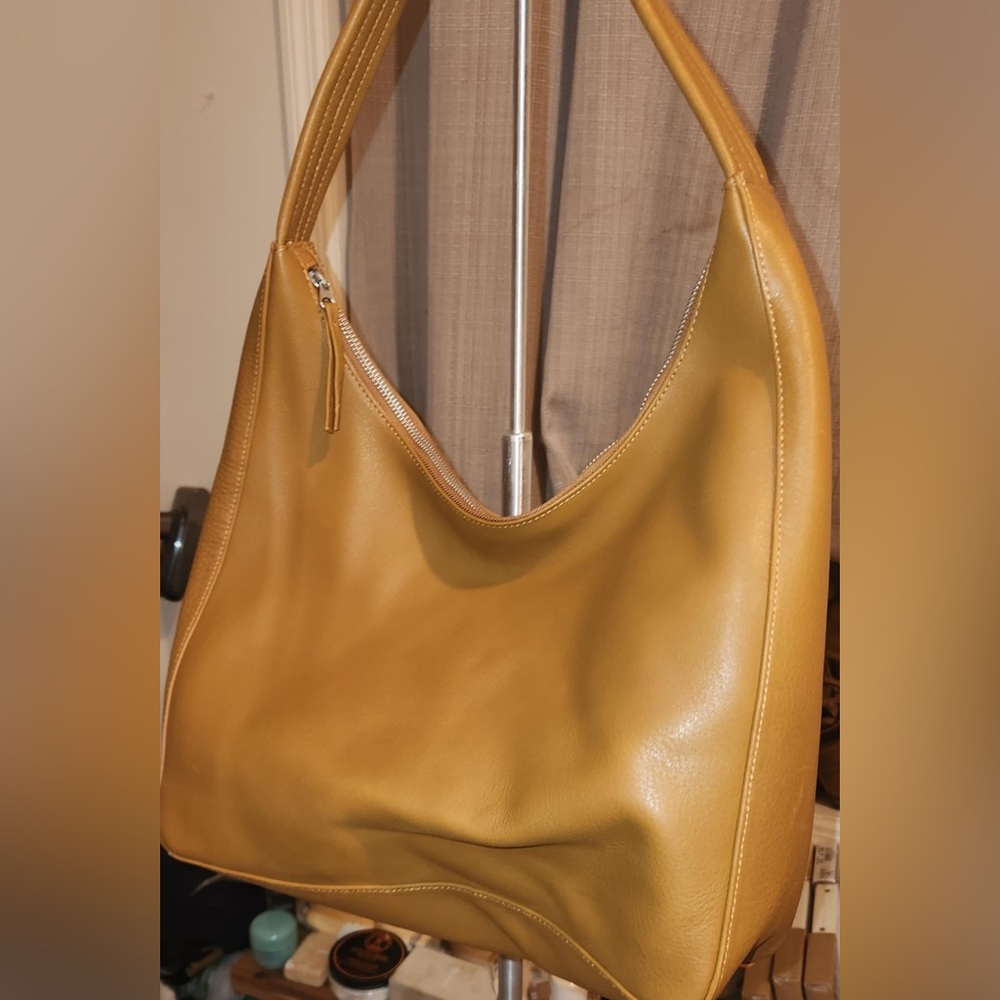 2024 BNWT BAGGU LEATHER SHOULDER BAG IN CARAMEL- looking to t r a d e for BLACK